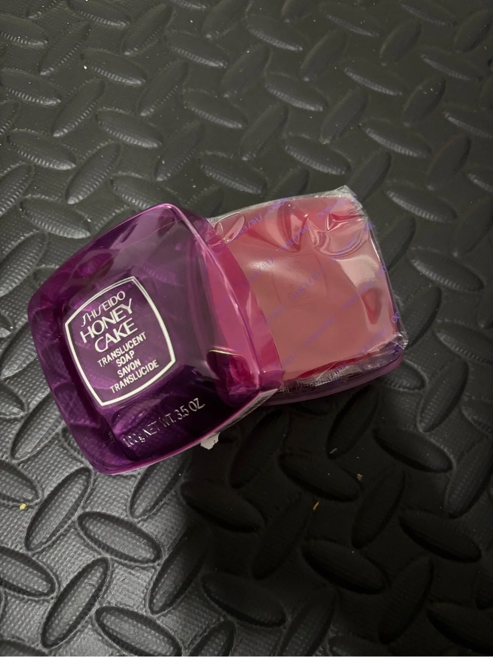 Shiseido Honey Cake Translucent Soap - Purple Case